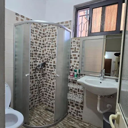 Apartment Tirent Apartment-cozy 2-bedroom In Don Bosko