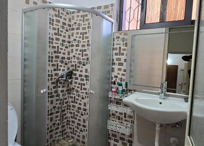 Apartment Tirent Apartment-cozy 2-bedroom In Don Bosko