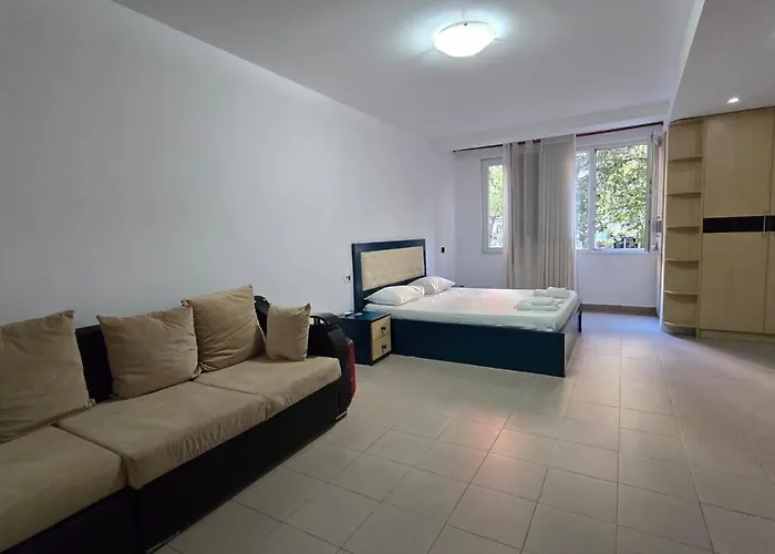 Tirent Apartment-cozy 2-bedroom In Don Bosko 아파트