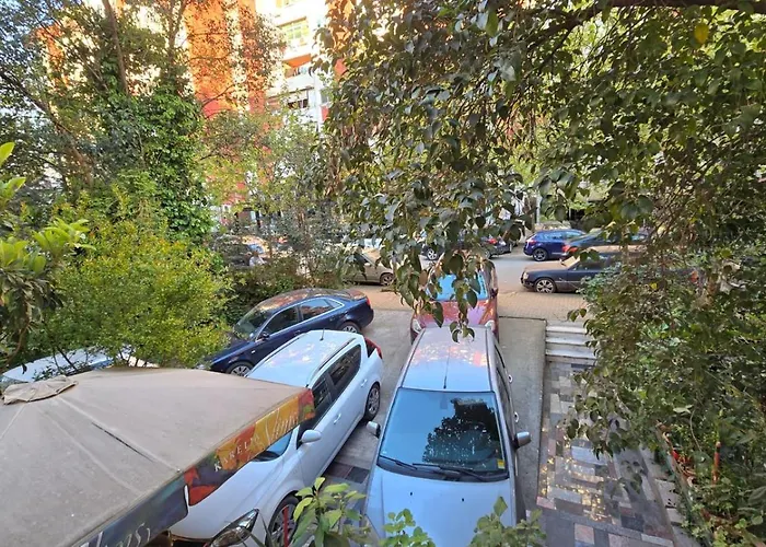 Apartment Tirent Apartment-cozy 2-bedroom In Don Bosko